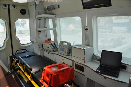 平定县救护车内部